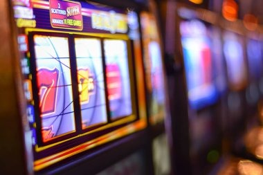 Live Hot Pot table interface on modal3000 platform showing dealer and betting options